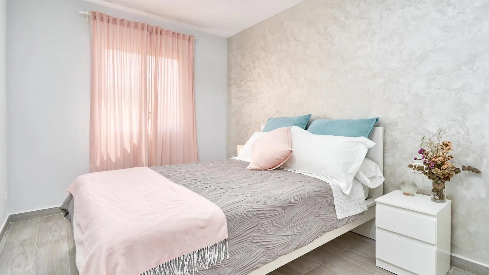 Beachside Bliss Caleta De Velez Daire